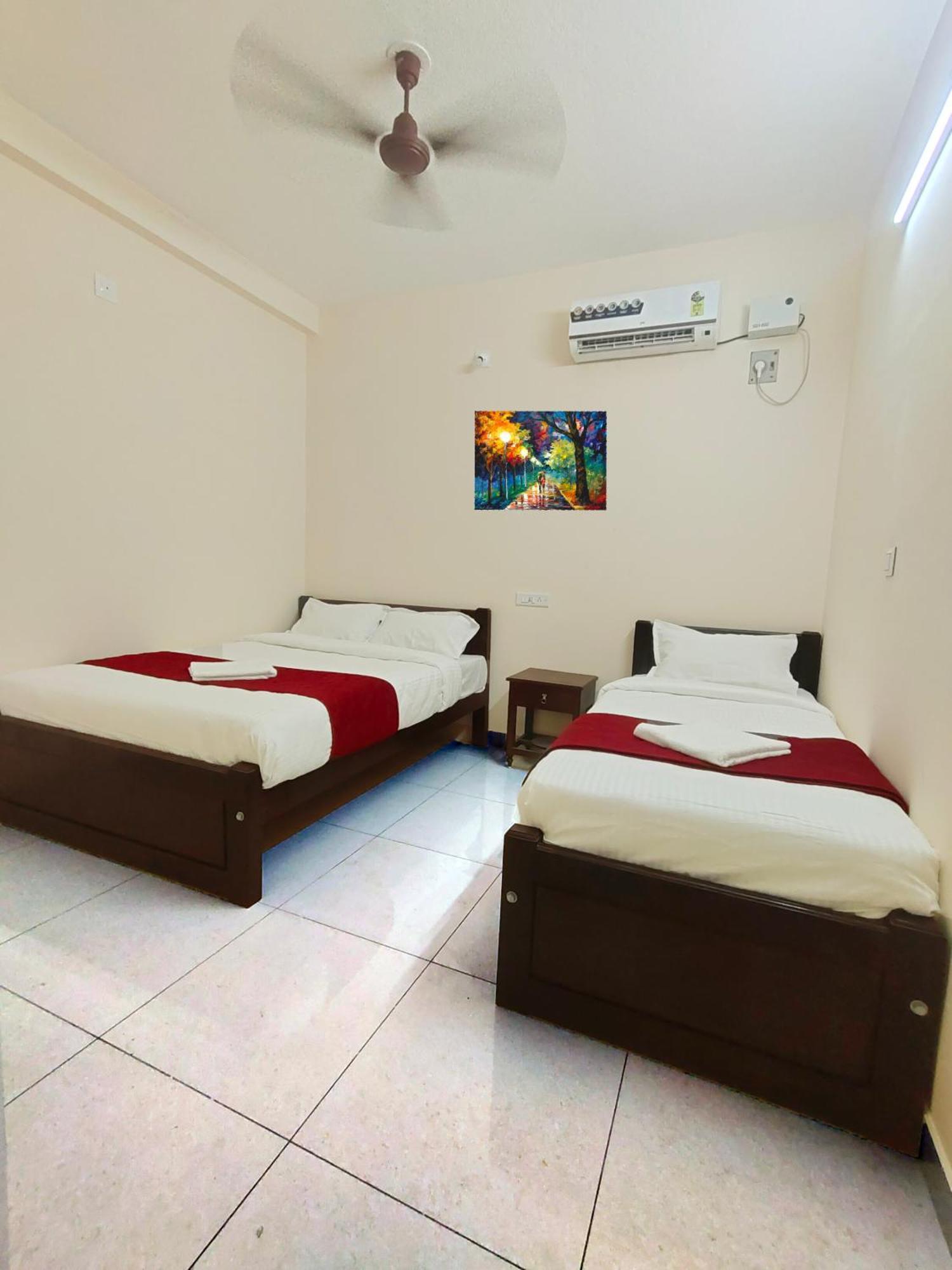 Le Township Residency Hotel Puduccseri Kültér fotó