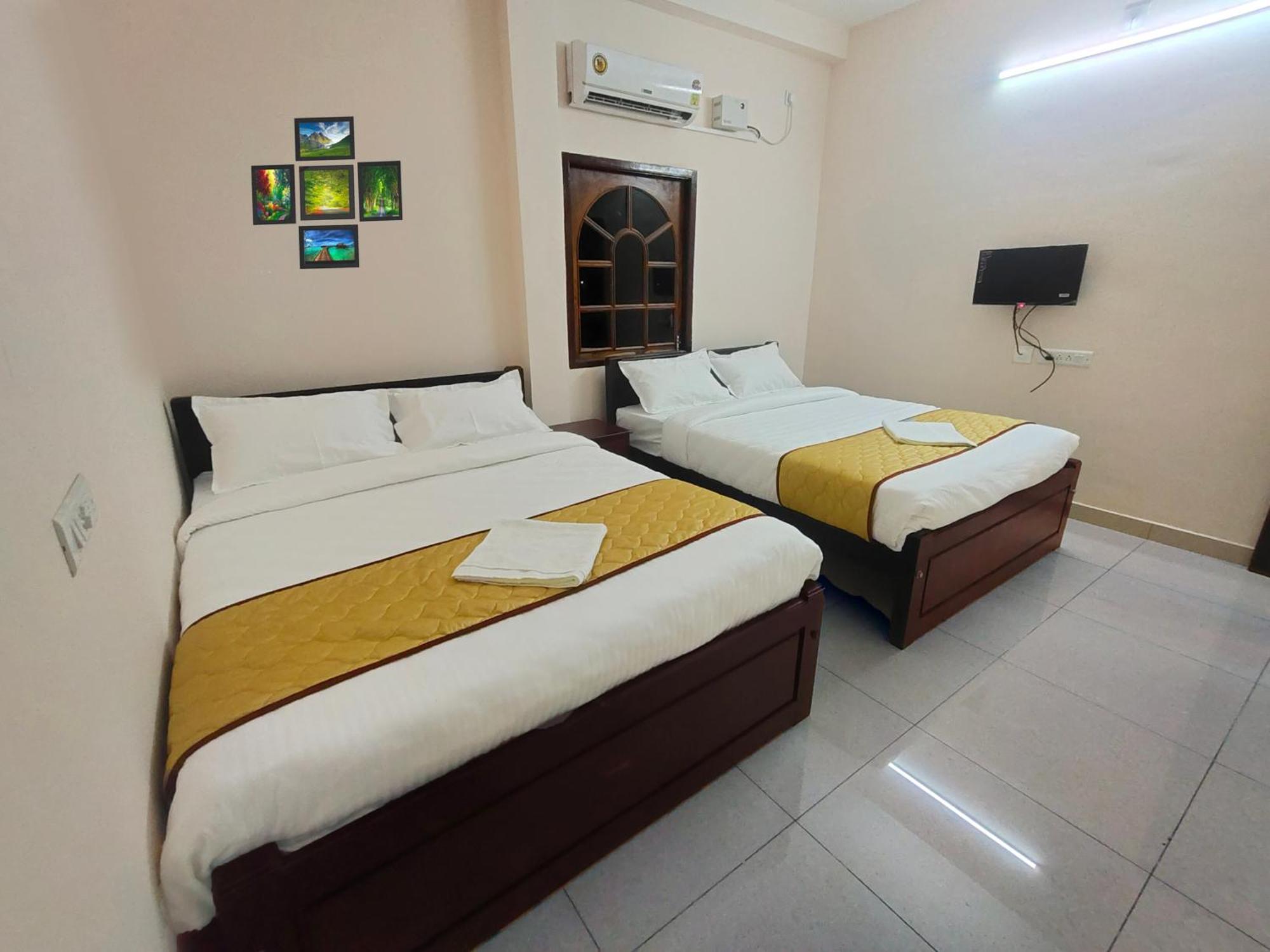 Le Township Residency Hotel Puduccseri Kültér fotó