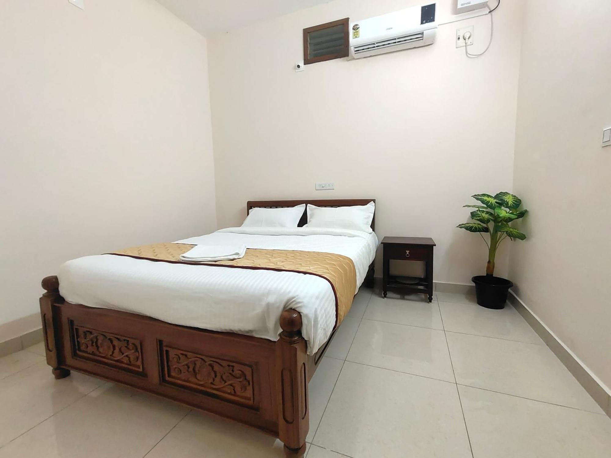 Le Township Residency Hotel Puduccseri Kültér fotó