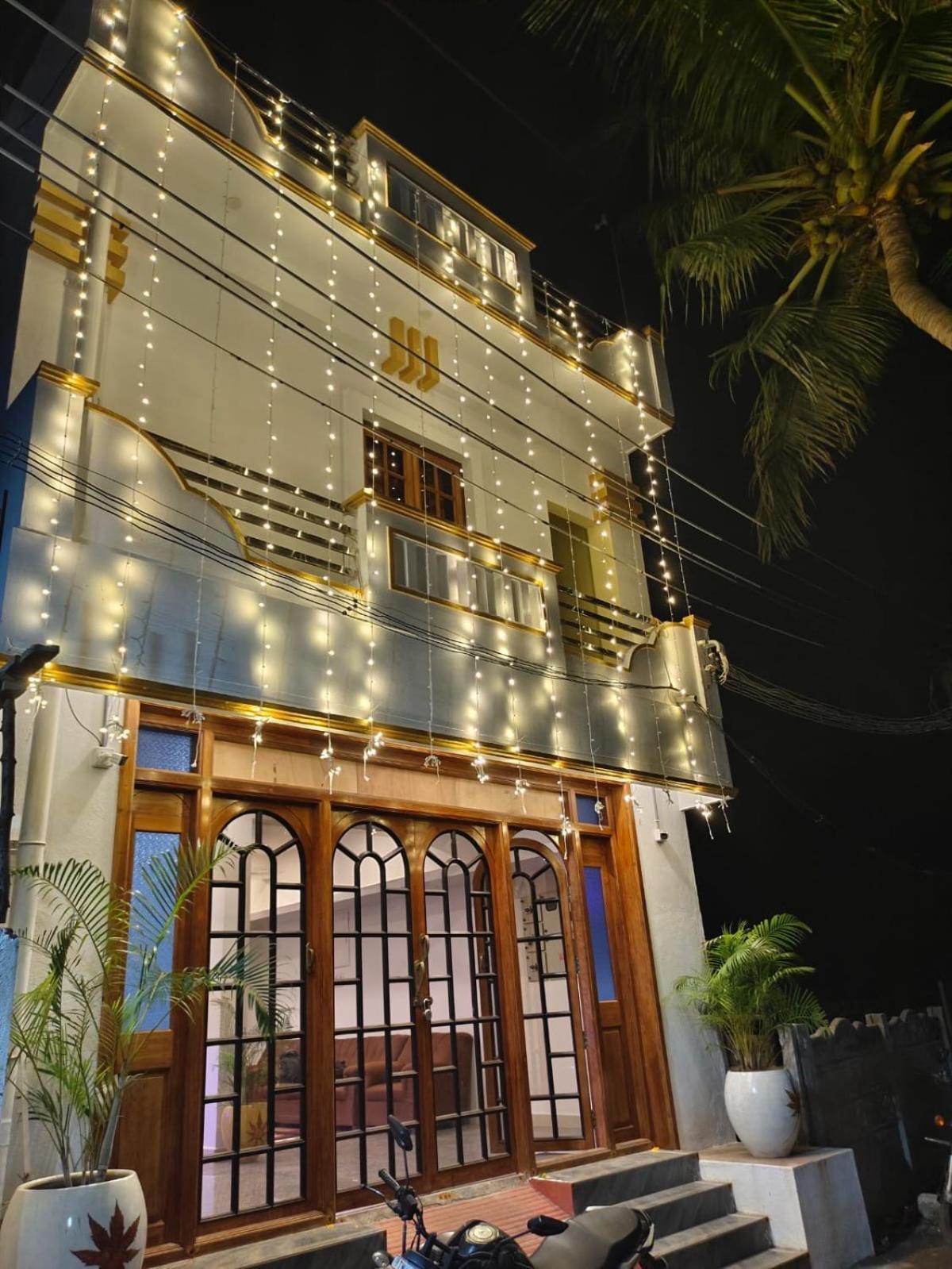 Le Township Residency Hotel Puduccseri Kültér fotó
