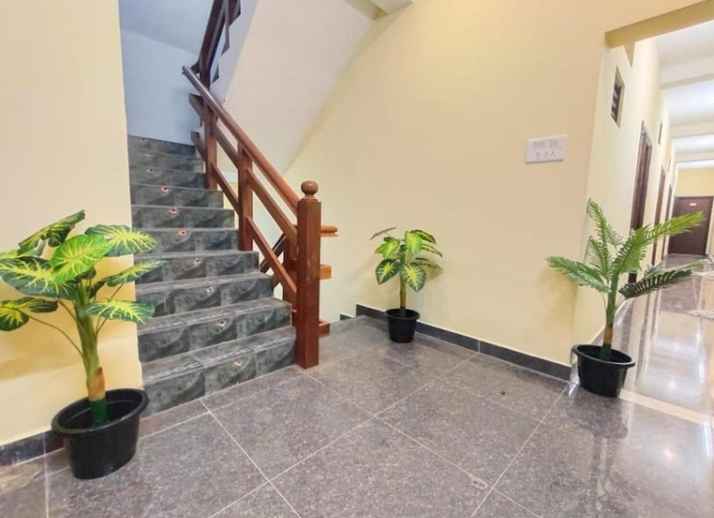 Le Township Residency Hotel Puduccseri Kültér fotó