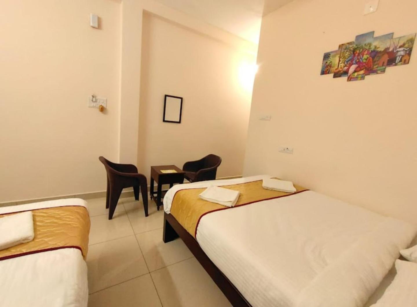 Le Township Residency Hotel Puduccseri Kültér fotó
