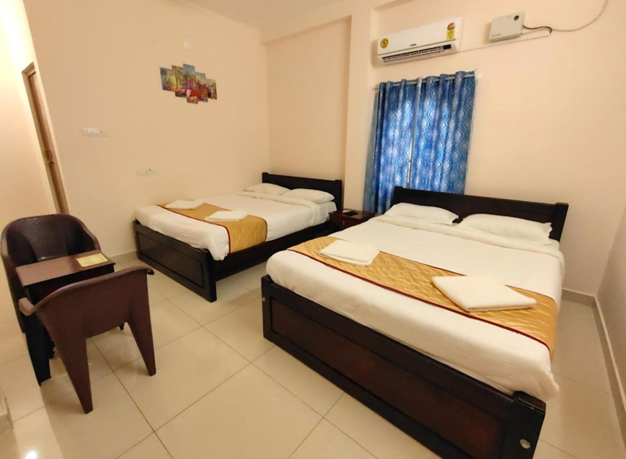 Le Township Residency Hotel Puduccseri Kültér fotó